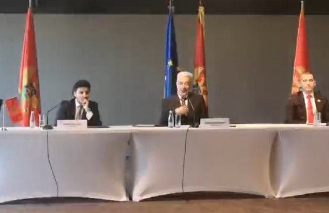 Abazović, Krivokapić i Bečić potpisali sporazum: Nema revanšizma, promjene spoljnopolitičkog pravca, izmjene himne, zastave...