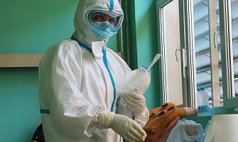 Stanje u Nikšiću sada stabilno, stigli ljekari iz KCCG, u Beranama teška situacija, obezbijeđeno još 30 kovid postelja