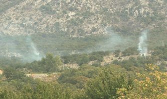 Požari na Smokovcu i u Kučima, vatru gase i avioni