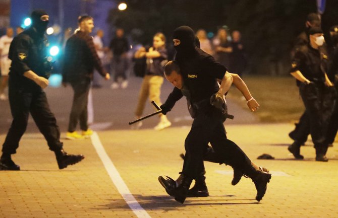 Na protestima širom Bjelorusije uhapšeno 430 demonstranata