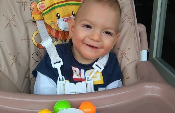 Ima dvije godine i  čeka na svoju priliku, srećno i bezbrižno djetinjstvo - upiši 31 i pošalji na 14543 