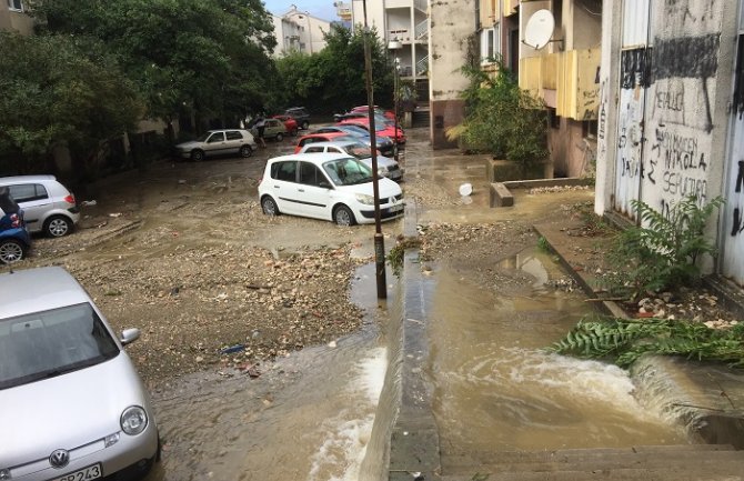 Kotor: Velike posljedice nevremena, nadležni na terenu