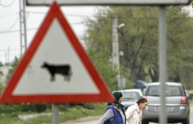 Mrtav čovjek pobijedio na izborima, građani na grobu proslavili njegovu pobjedu