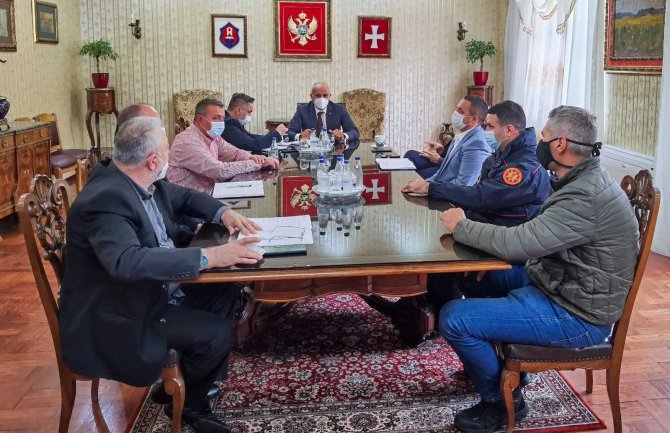 Visoke kazne za nepoštovanje mjera na Cetinju: Do 100 eura za fizička i 2.500 eura za pravna lica