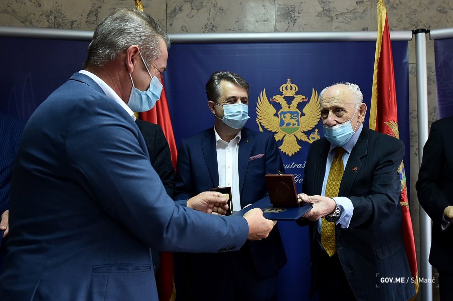 50408024492b1b1574634o