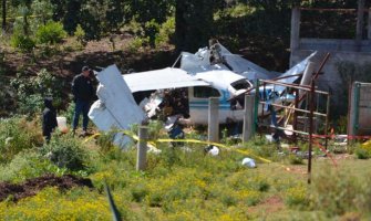 Avion s pola tone kokaina ostao bez goriva i srušio se