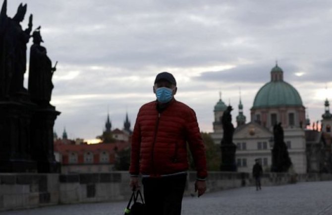 Rekordan broj oboljelih u Češkoj treći dan zaredom: Čak 5.394 novooboljelih