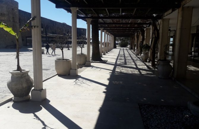 Ugroženo 2.000 ugostiteljskih radnika u Budvi,turisti zbunjeni, sjutra protest