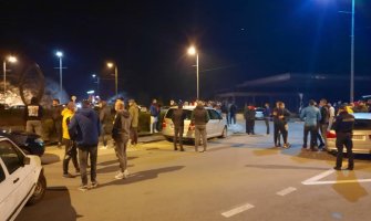 Cetinjski ugostitelji blokirali kružni tok ka PG i BD