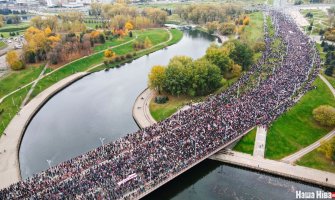 Nove demonstracije protiv Lukašenka: Više od 100.000 na ulicama, policija i šok bombe