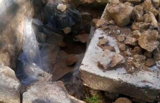  Mitropolija nije tražila od Uprave za zaštitu kulturnih dobara zahtjev za radove na grobnici