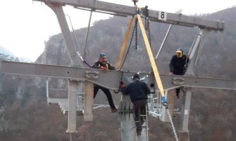 Montiran još jedan stub žičare prema Đalovića pećini (FOTO)