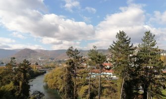 Micev: Narednih dana stabilno, od utorka pad temperature