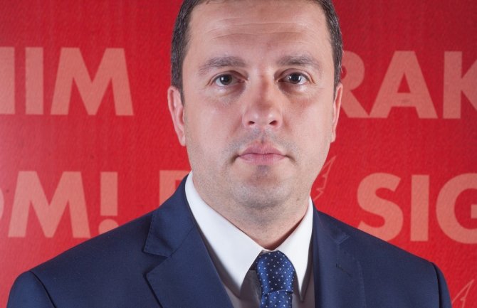 Fatić: URA i nova vlast brutalno politizuju UCG