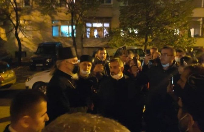 Saslušan episkop Kirilo zbog liturgije u Hramu