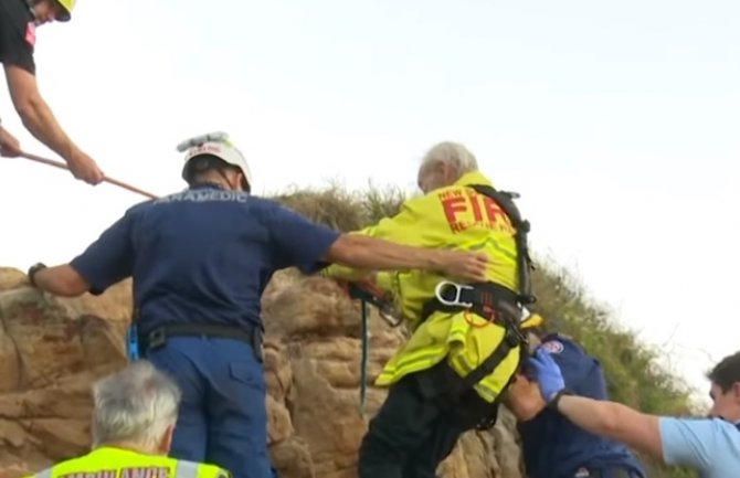 Vremešni avanturista: Dekica (91) preživio nakon pada paraglajdera u okean