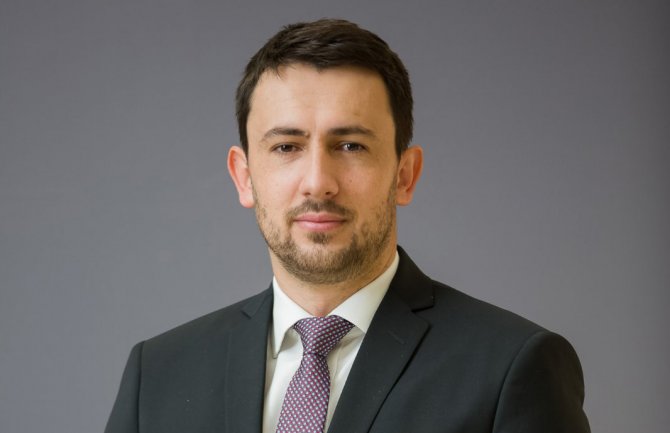 Smailović: Partijsko zapošljavanje po dubini prvi korak nove Vlade u borbi protiv korupcije