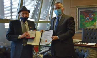 Veljoviću priznanje od penzionisanih službenika