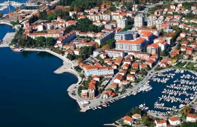 Nova vlast u Tivtu razriješava funkcija DPS-ov kadar