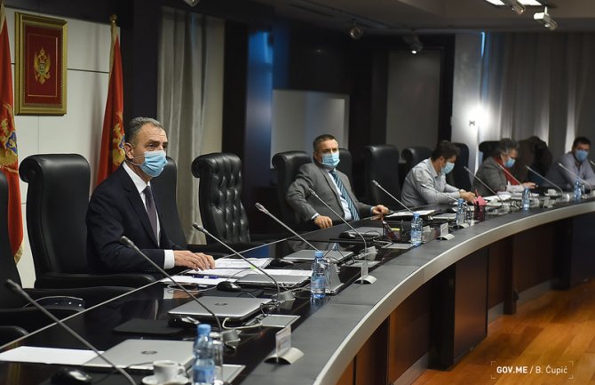 Zabrana kretanja od 19 do 5 ujutru, radno vrijeme do 18h