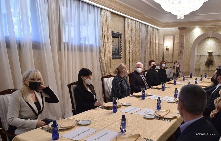 12884842612955806141277202000170655162564252o