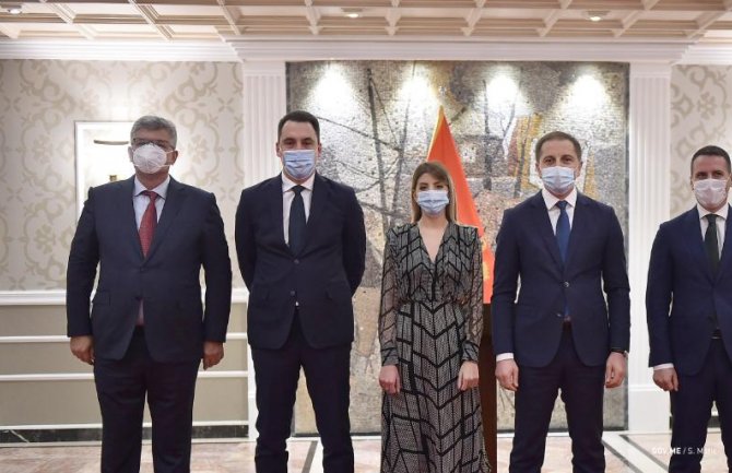  Porodica Ubović i Bemax poklanjaju Podgorici školu u Tološima