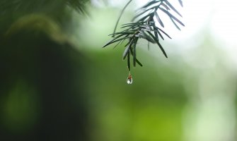 Za dane vikenda promjenljivo oblačno, mjestimično kiša