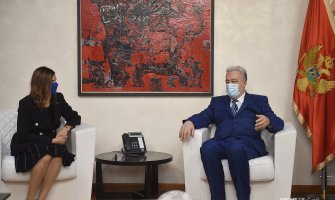 Popa uputila zvanični poziv Krivokapiću za posjetu Briselu