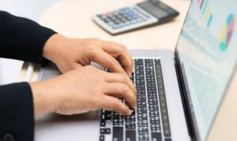 Sam napravio uvjerenje o izmirenim porezima i doprinosima pa se prijavio na javne nabavke