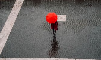 Pretežno oblačno sa kišom, uveče sa pljuskovima