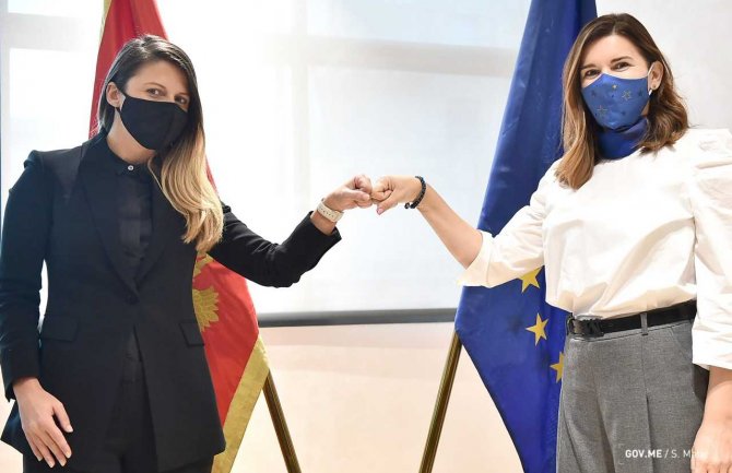  Srzentić – Popa:  Reforma javne uprave prioritet EU integracija