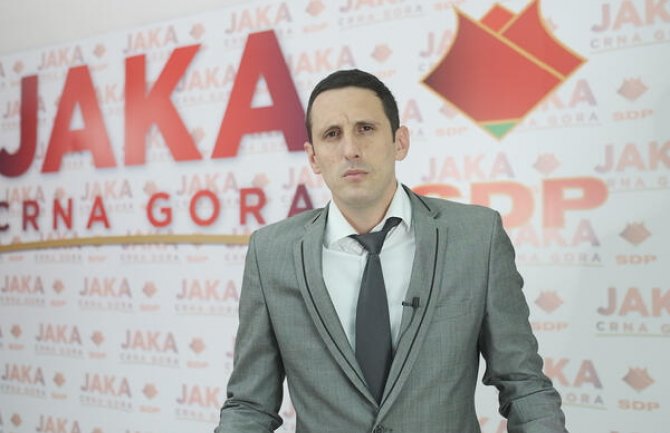 Šćepanović: Ministarka Bratić nastavlja sa jednovjerskim postavljenjima