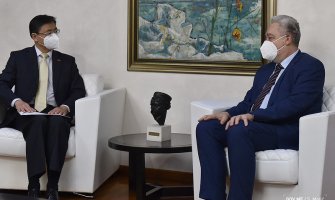 Krivokapić sa ambasadorom Kine: Radovi na autoputu gotovi do sredine naredne godine?