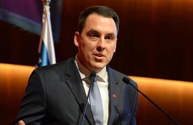 Vuković: Vlada odlučila da ugasi Montenegro Airlines, srećna sloboda Crnogorci