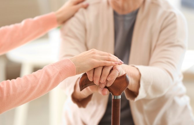 SNP: 150 gerontodomaćica ostalo bez posla, Spajić da riješi problem