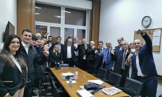 Mandić: Istinski trijumf naroda i Parlamenta nad bezakonjem i pravnim nasiljem