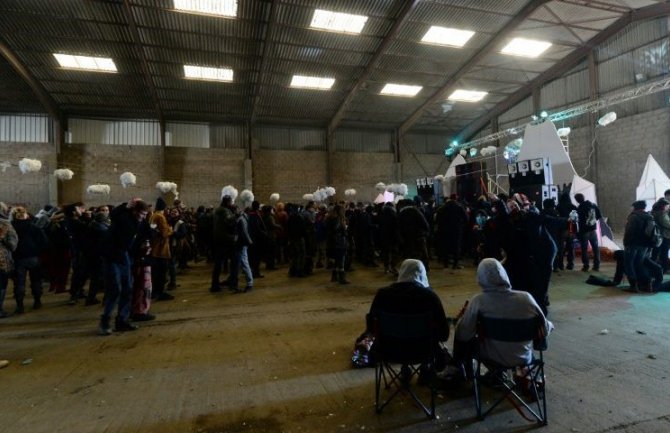 Francuska: Na ilegalnoj rejv žurci 2.500 ljudi