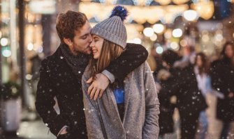 Ljubavni horoskop za januar 2021.: Rak da sluša unutrašnji glas, Bikovima stižu avanture