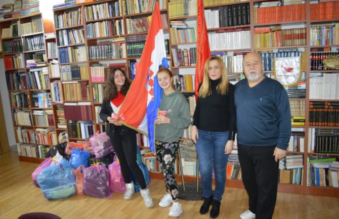 Hrvatsko nacionalno vijeće Crne Gore i Amatersko kazalište Hrvatskoga nacionalnog vijeća Crne Gore šalju pomoć za stradale u potresu 