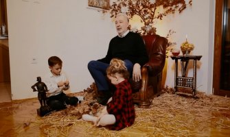 Krivokapić: Nek nam Božić i novo ljeto Gospodnje donesu novi početak i preporod Crne Gore