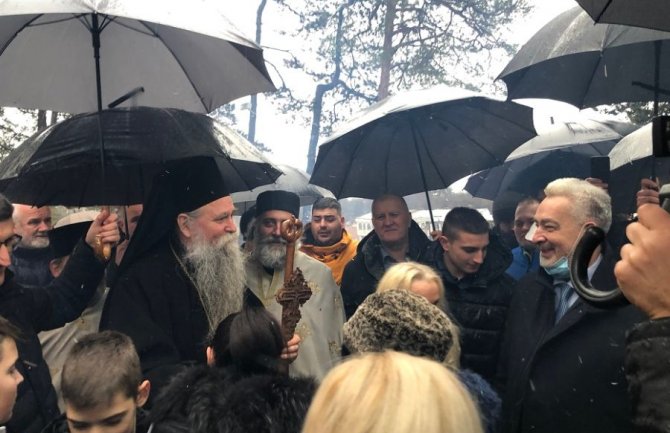 Vladika Joanikije: Epidemiološke mjere neophodne, hrišćani ne odustaju od vjere i života