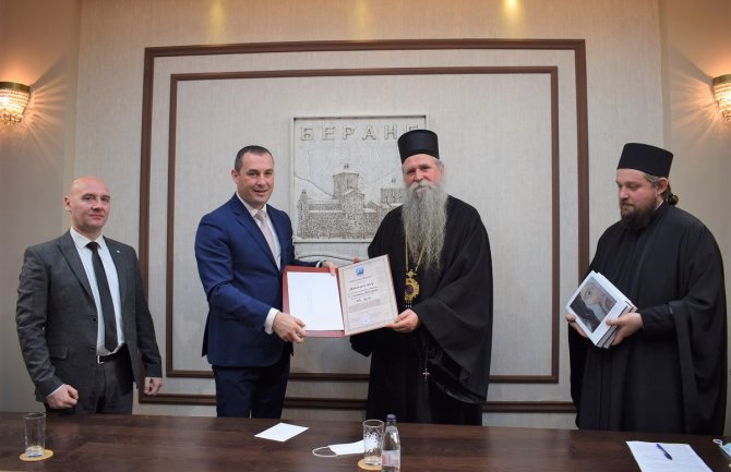 Episkopu Joanikiju uručena nagrada 