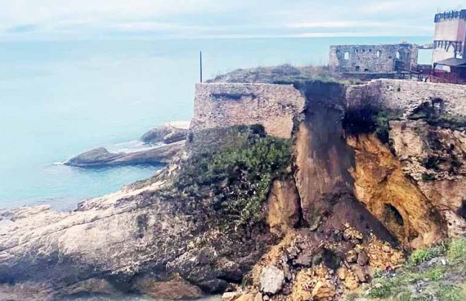 Do obrušavanja zida došlo zbog prekomjerne urbanizacije Starog grada Ulcinj