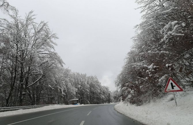 Zabijelilo širom Crne Gore, na Žabljaku 105 centimetara snijega