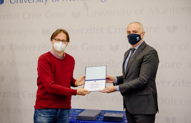 Priznanje profesoru Željku Jaćimoviću: Naučni radovi, patenti i projekti podižu međunarodnu prepoznatljivost UCG-a