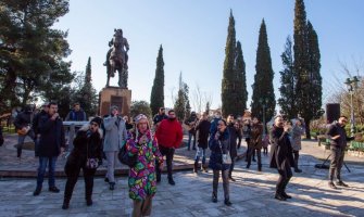 Muzičari pjevali ispred Skupštine: Tražimo da nam se obezbjedi minimum rada