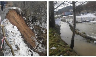 B. Polje: Poplave i odroni na brojnim lokacijama, evakuisana porodica, groblje u Potkrajcima pod vodom