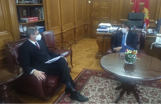 Depolitizacija i profesionalizacija službenika važan segment unapređenja rada policije