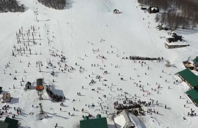 Žabljak nastavlja da bilježi rekorde: Danas preko 1.000 posjetilaca na Savinom kuku