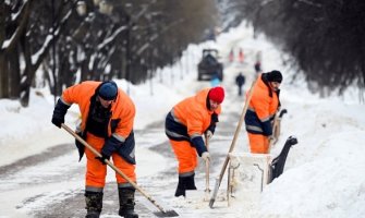 Ulice u Moskve zavijane, oko 70.000 radnika ih čisti, stradale dvije osobe